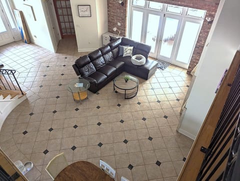 Cozy Room 5 miles from beaches! image 5