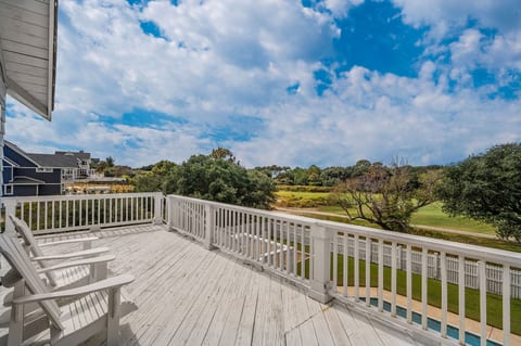Balcony with Golf Course views