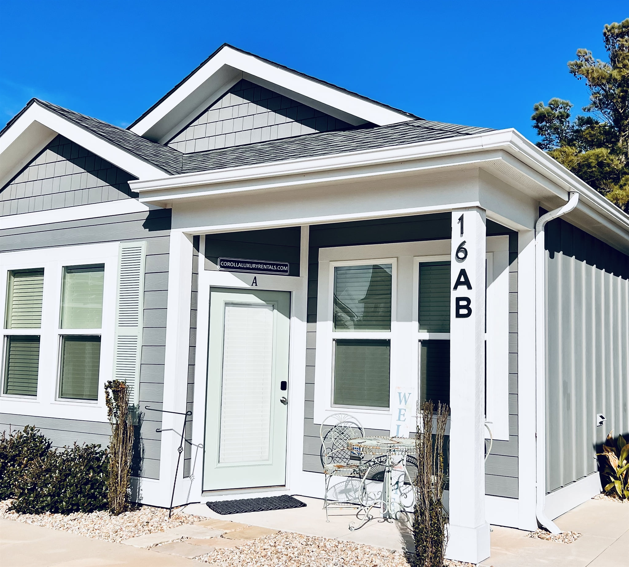 Beacon Quarters, front entrance. Easy access. 