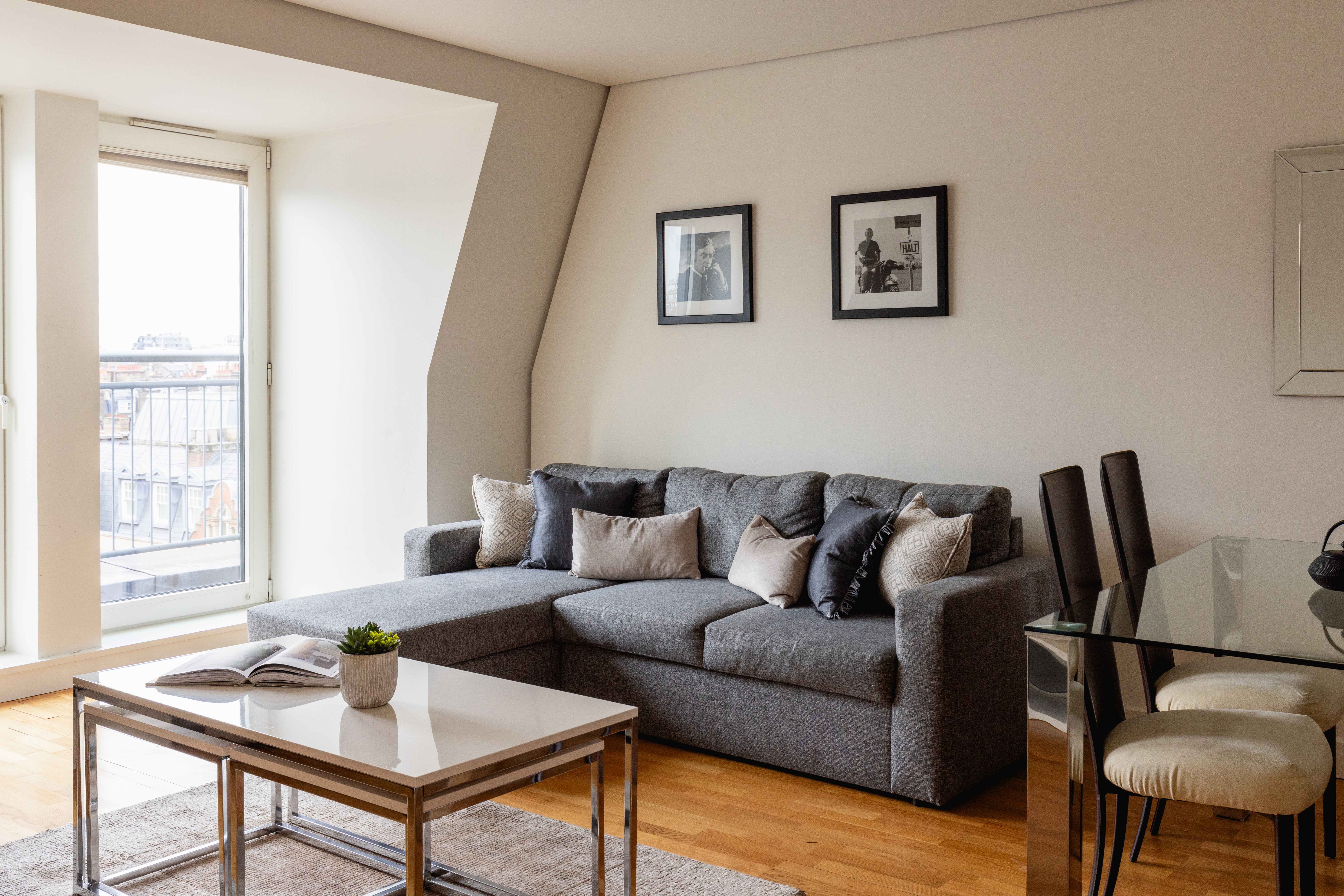 Two-Bedroom Serviced Apartment in Prime Marylebone