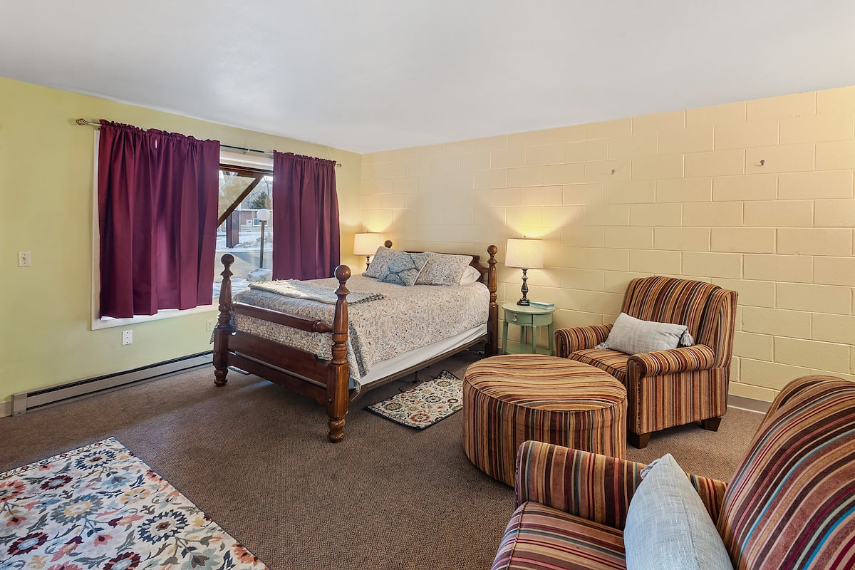 Château Rouge 104 ~ Continental Cottage