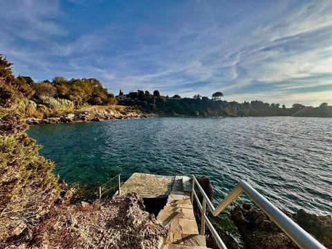 Genari Beach Atemberaubender Aufenthalt mit Meerblick