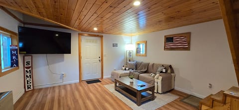 Northwoods Riverside Cabin - Direct Trail Access image 3