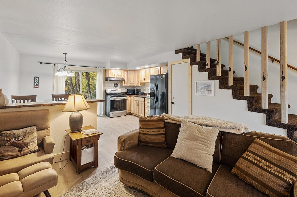 Château Rouge 214 ~ Palisades Place