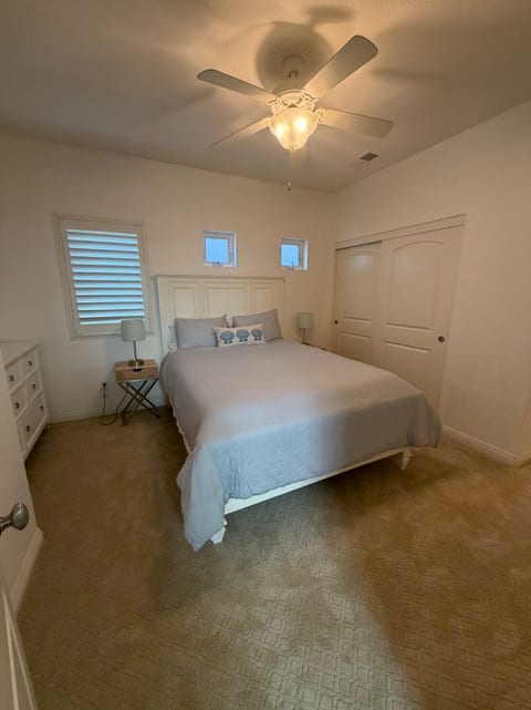 Coastal 3 BR, Walk to beach, Coaster & dining