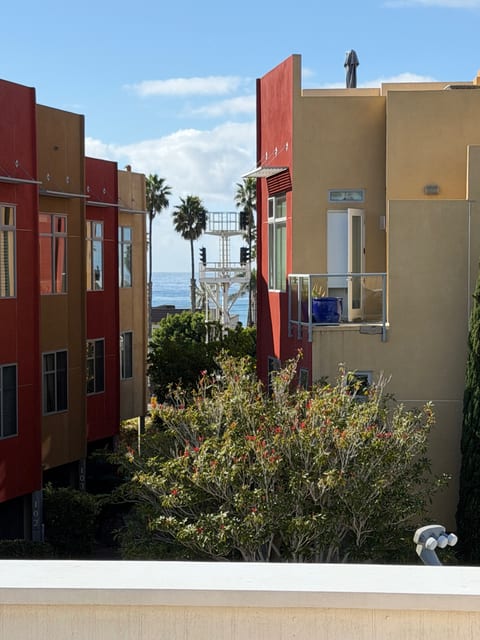 Coastal 3 BR, Walk to beach, Coaster & dining
