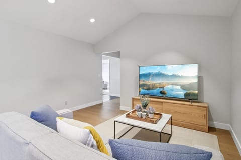 Modern & Comfortable Home in the Heart of Silicon