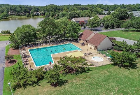 Spring Lake Escape-dog friendly, monthly available image 5