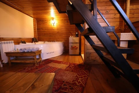 3erzel - Romantic Treehouse with hot tub