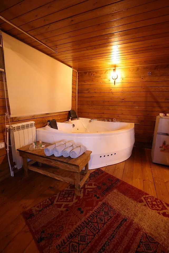 3erzel - Romantic Treehouse with hot tub - Jouret Bedrane