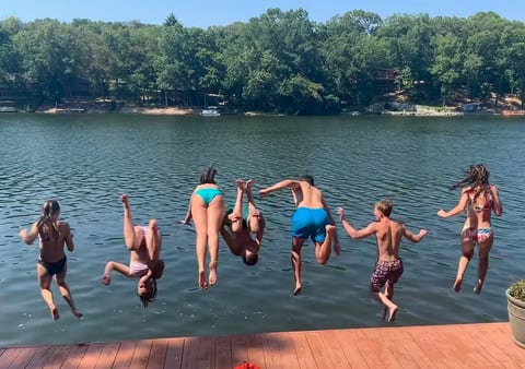 Ozark Mountain Lakehouse | Scenic Views • Trails