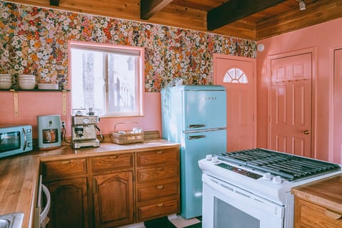 NEW! Colorful Cabin With Hot Tub + Pet Friendly