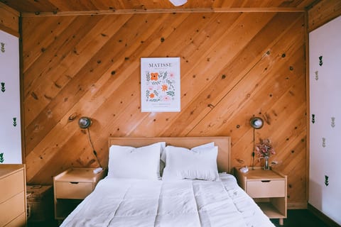 NEW! Colorful Cabin With Hot Tub + Pet Friendly