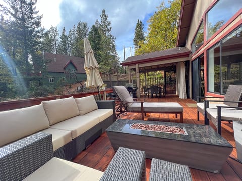 Modern BLS Cabin w/Hot Tub
