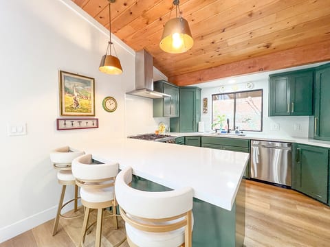 Modern BLS Cabin w/Hot Tub