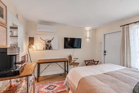 NEW! Two Blocks From BART