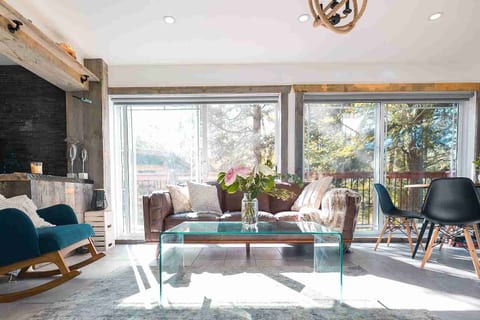LoveNestChalet | Hot tub & Fireplace | Lake & Mountain