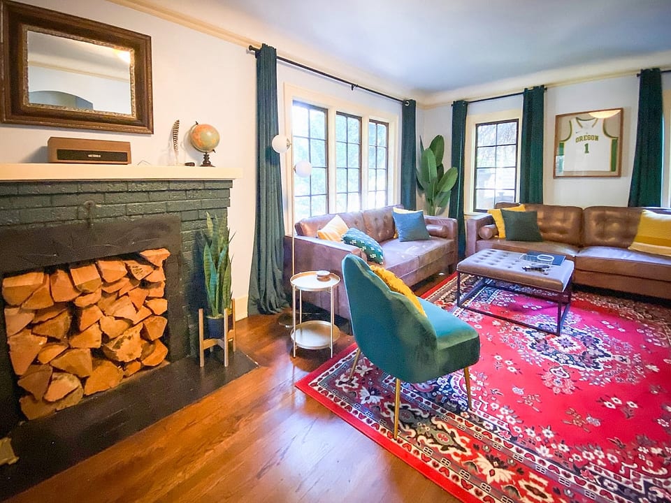 🦆 The Mallard Manor | hip 5 bd historic home image 1