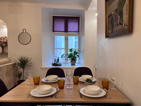 Beyond Viru Gates- 1-bedroom apartment