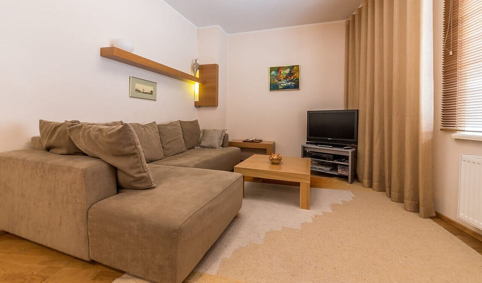 2-Bedroom in Old Town with Balcony - Tallinn