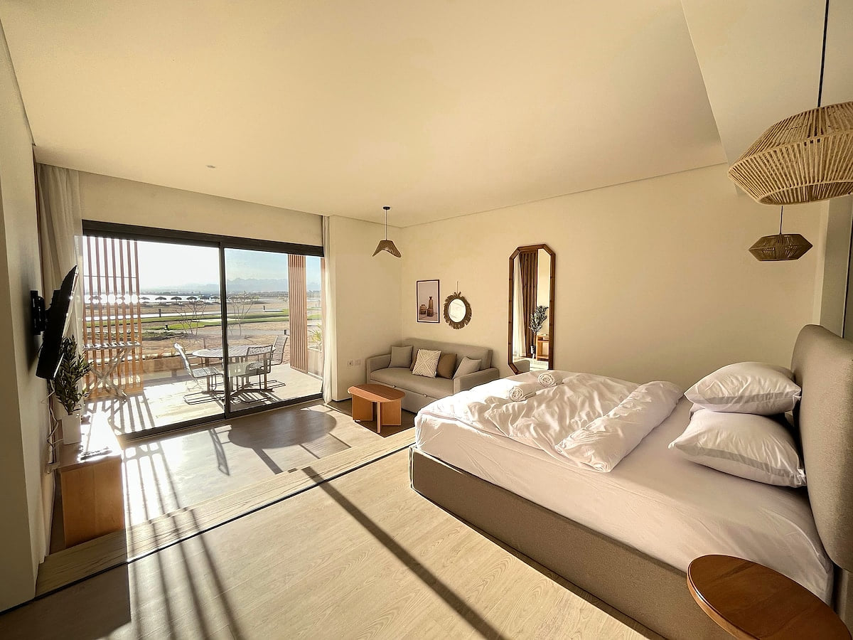 Beachfront Cabana Steps to Sandy Beach And Pool image 1