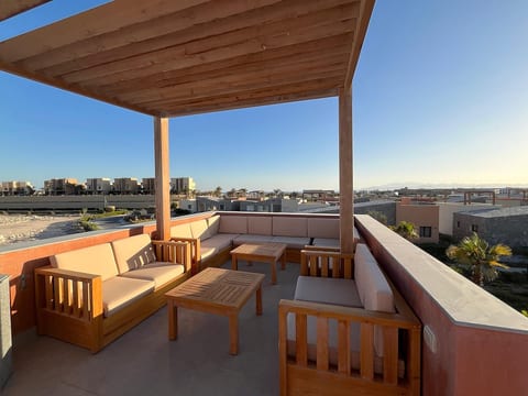 Spacious Villa With Terrace, Beach, Pool And BBQ