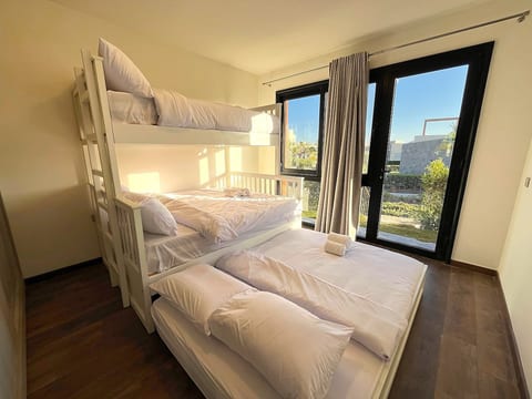 Spacious Villa With Terrace, Beach, Pool And BBQ