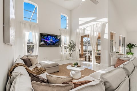 ᯽ Aurora Villa Palms