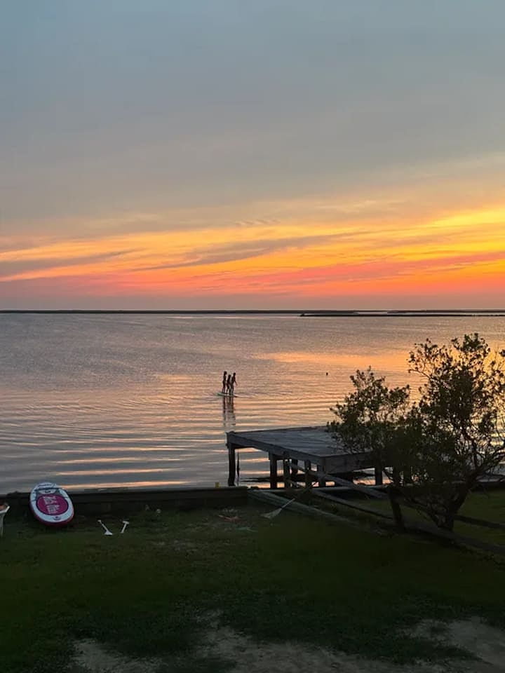 NEW - Bay Sunsets, King Bed, Fast Wi-fi