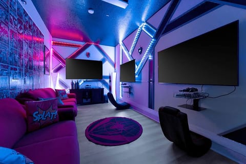 Disney Magic | Game Room | Pool | 3 Kings | Slide