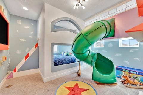 Disney Magic | Game Room | Pool | 3 Kings | Slide
