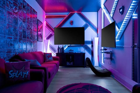 Disney Magic | Game Room | Pool | 3 Kings | Slide