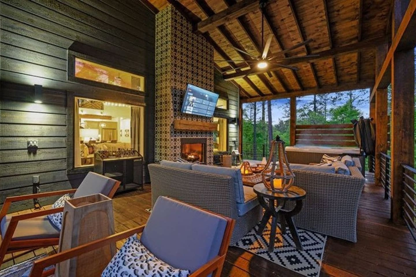 Sublime Retreat: Hot Tub, 2 Zip Lines, 2 Kings