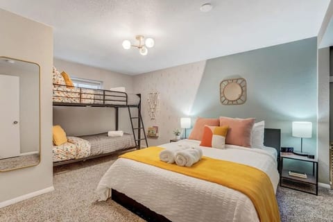 Pikes Peak Views | Luxe Retreat | Game Room