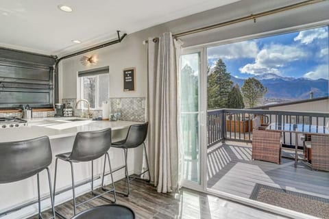 PeakView Lil Lux! Hot Tub & Mountain Views
