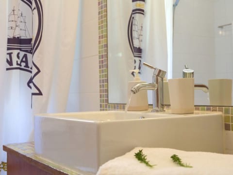 Luxuriöse Villa mit Infinity-Pool und Panoramablick
