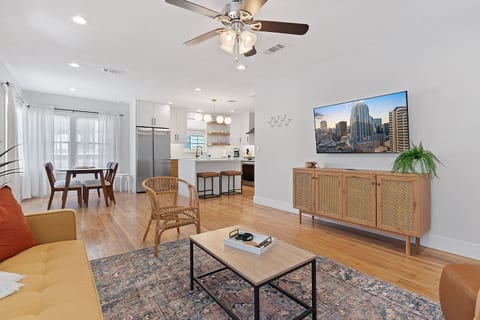 Open concept great for group gatherings and entertainment