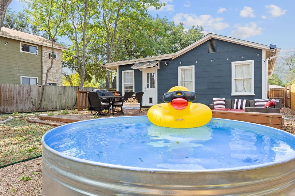 Helles renoviertes ATX-Haus mit Garten + Cowboy-Pool - Austin