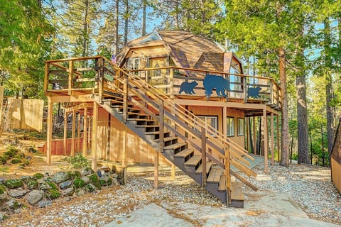Cuddly Bear Dome Cabin w/ Spa image 4