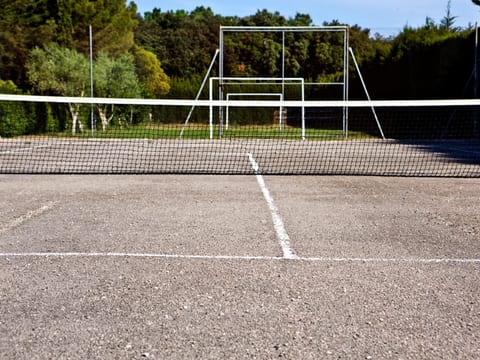 Landhaus, 8 Zimmer mit Bad, Schwimmbad, Tennis