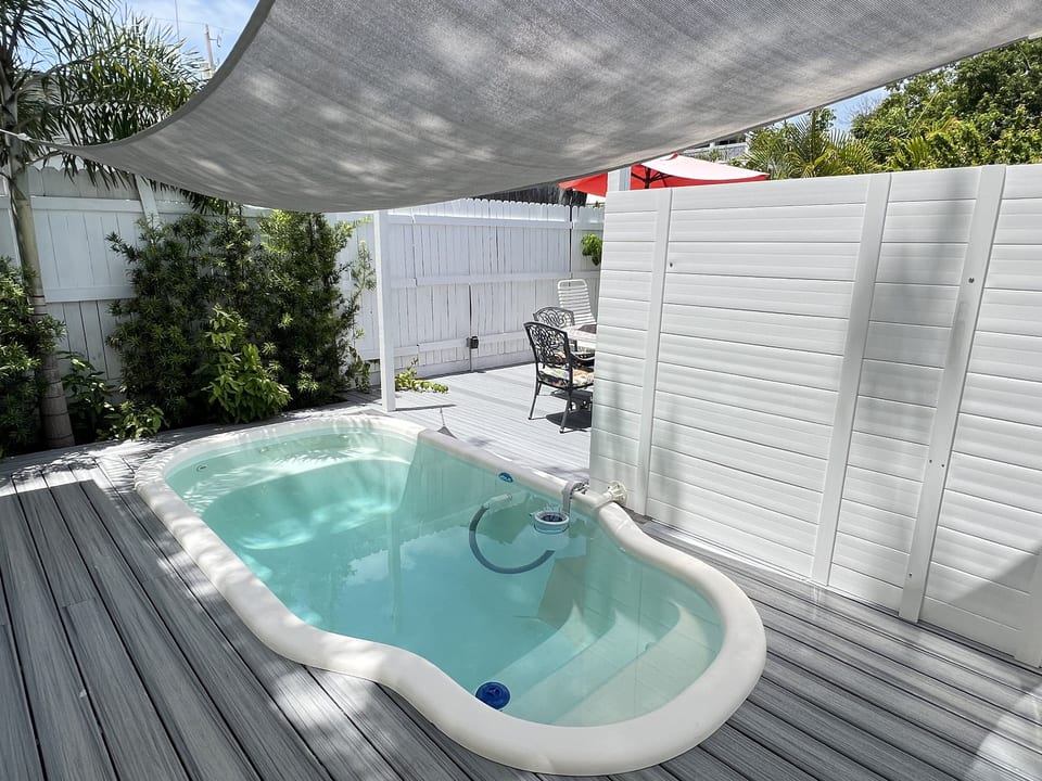 Paradiso dell'Isola - A metà isolato da Duval, 2.5BR, 2BA con Piscina - Key West