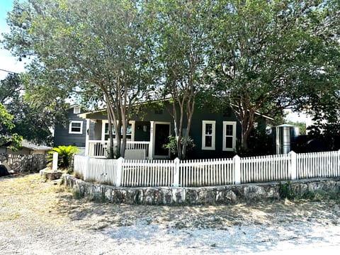 Medina Lake Retreat