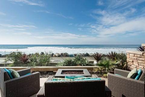 Jan Sale Seahorse Modern Beachfront Luxury with AC image 1