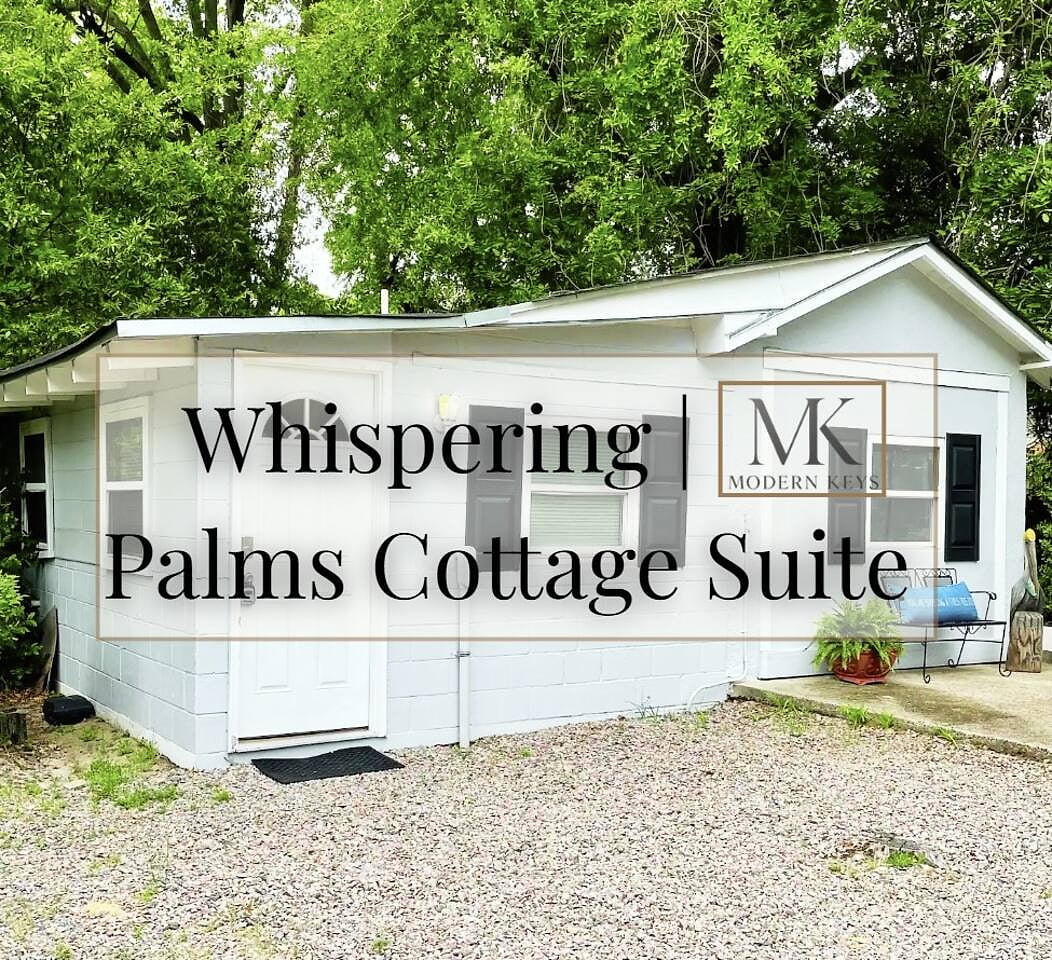 <| Whispering Palms Cottage Suite |>