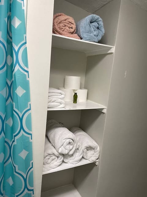 <| Whispering Palms Cottage Suite |>