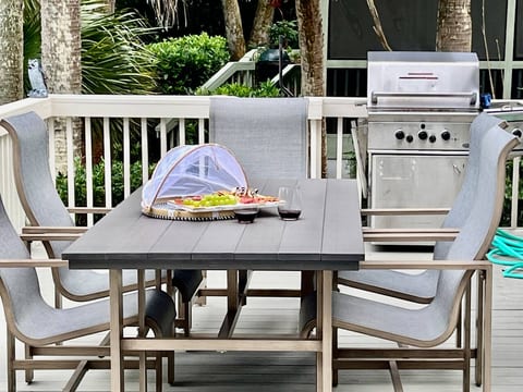 Rear Deck with gas grill