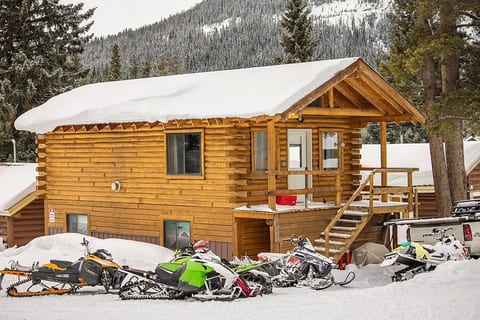 Fox Den Cabin is the lower unit of this cabin