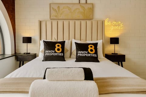 Luxury Leeds Stay • Near Canal