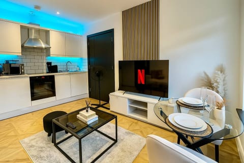 Luxury Leeds Stay • Near Canal
