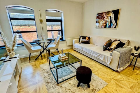 Luxury Leeds Stay • Near Canal